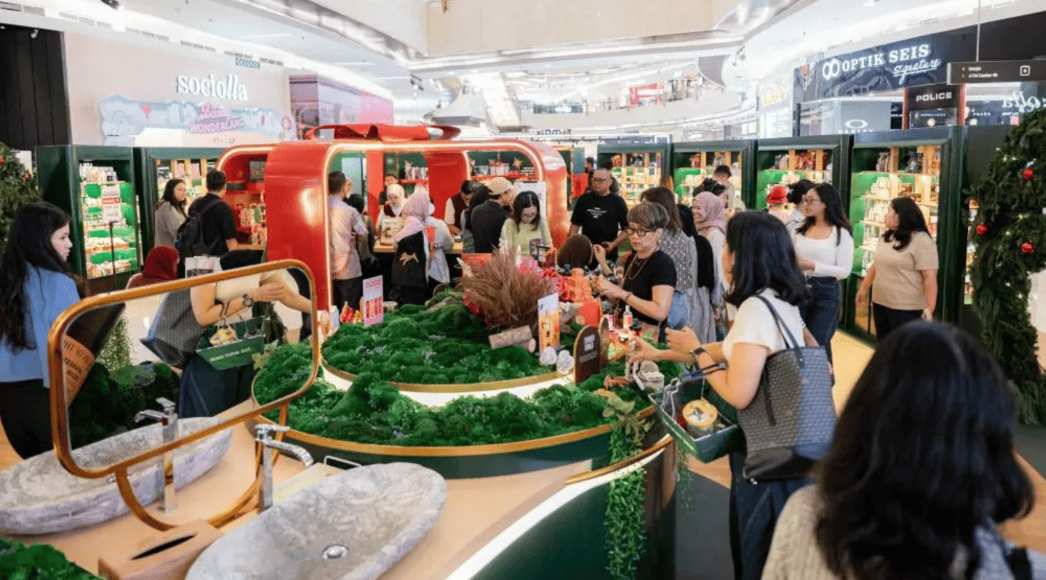 The Body Shop Launches Holiday Campaign to Empower Women in Southwest Papua