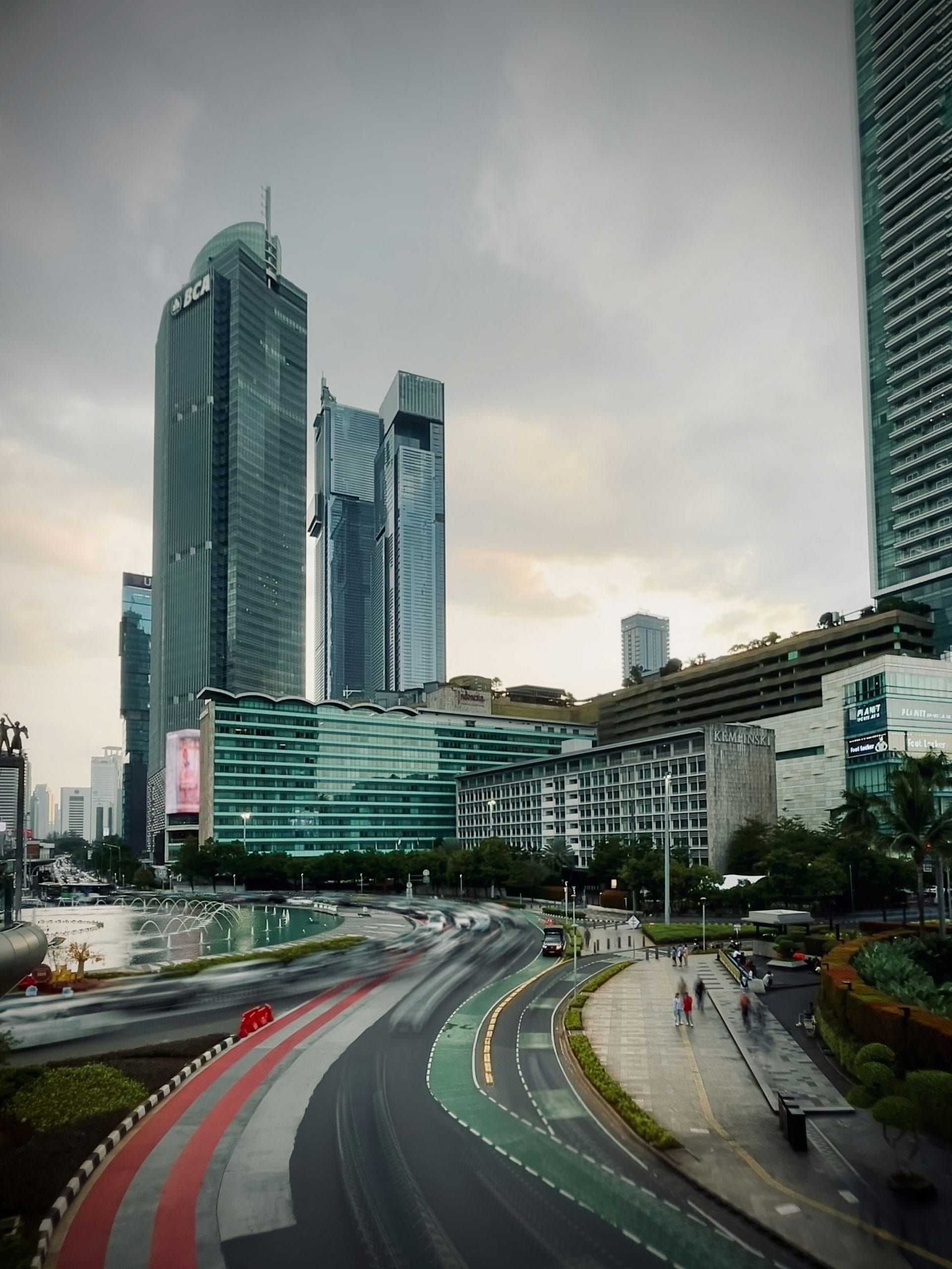 Rain, Thunder, Then a Clearing: Jakarta’s Week Ahead