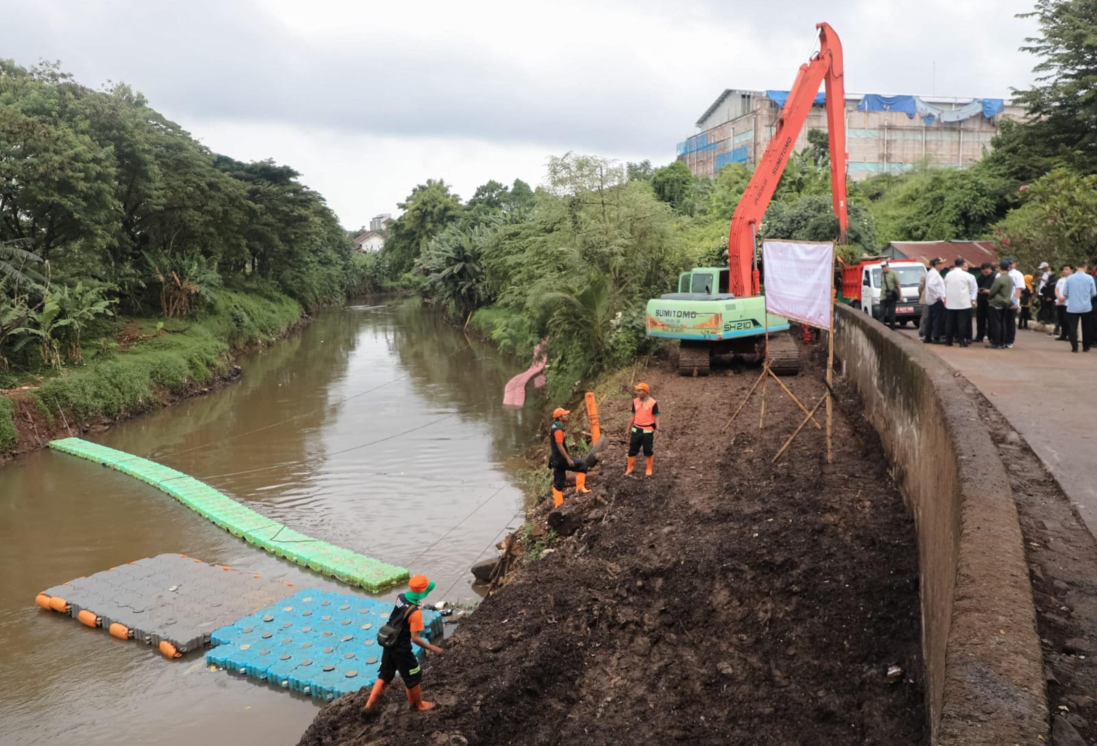 Jakarta Battle Against a Rising Tide of Waste Management