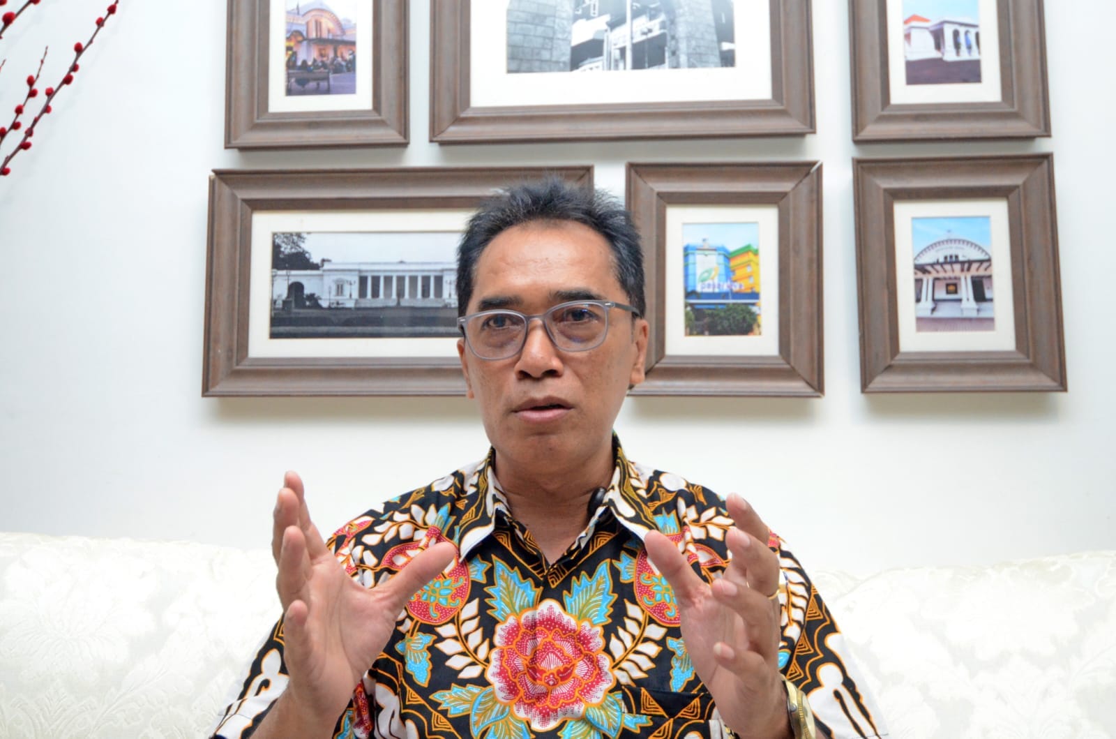 Middle East Geopolitics and Indonesia’s Economic Data Controversy Weigh on Rupiah