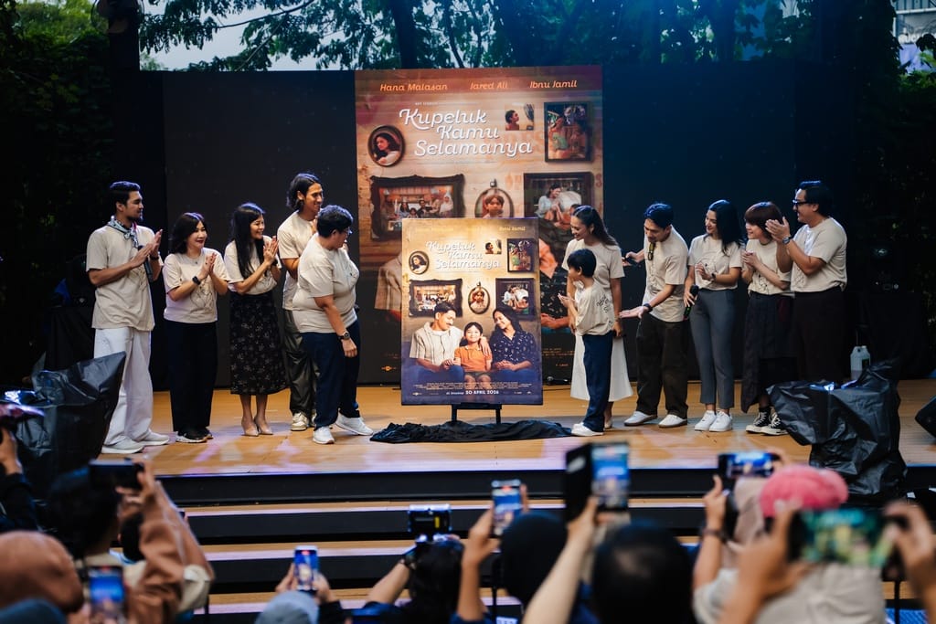 Kuy Studios and Aktina Film Release Official Trailer & Poster Kupeluk Kamu Selamanya