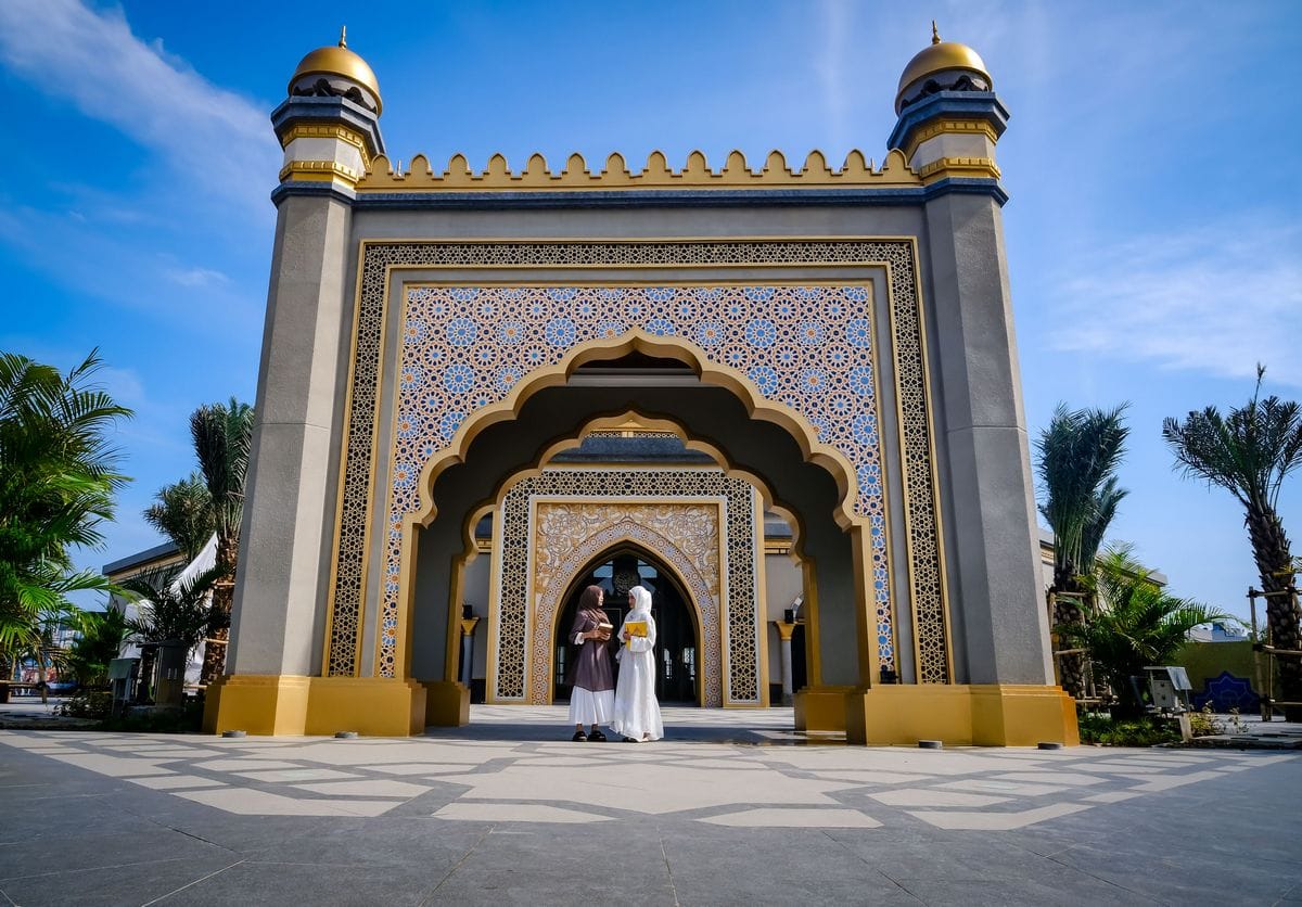 Indonesia, a Paradise for Muslim-Friendly Travel: 10 Must-Visit Destinations