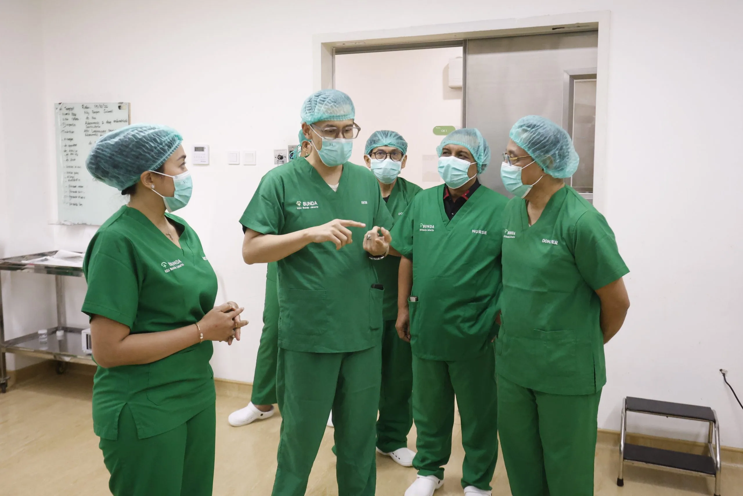 Health Deputy Minister Stresses Readiness and Safety Standards for Robotic Surgery