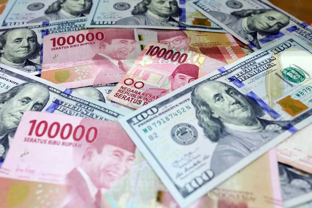 Rupiah Under Pressure as Markets Await Economic Data