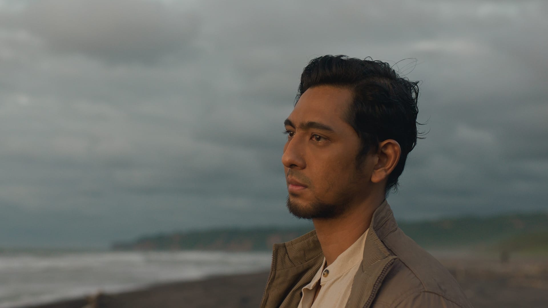 Arya Saloka Goes Back to Iqro to Play Ustaz Adam in Munafik: Melawan Iblis