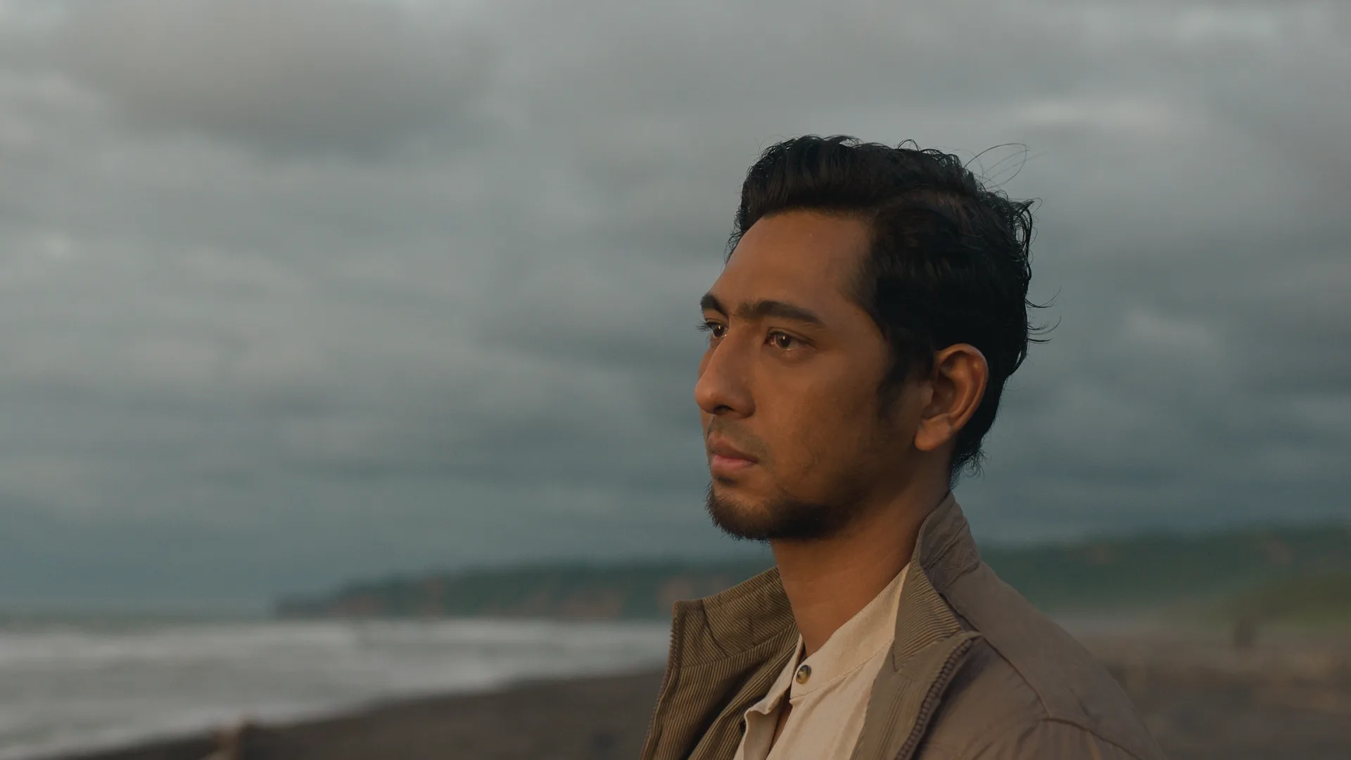 Arya Saloka Goes Back to Iqro to Play Ustaz Adam in Munafik: Melawan Iblis